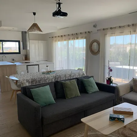 Magnifique Villa, Piscine, Proche Plage, 8 Personnes *