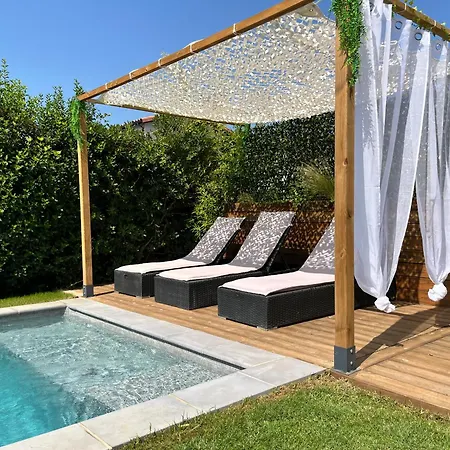 Magnifique Villa, Piscine Chauffee, Proche Plage, 8 Personnes